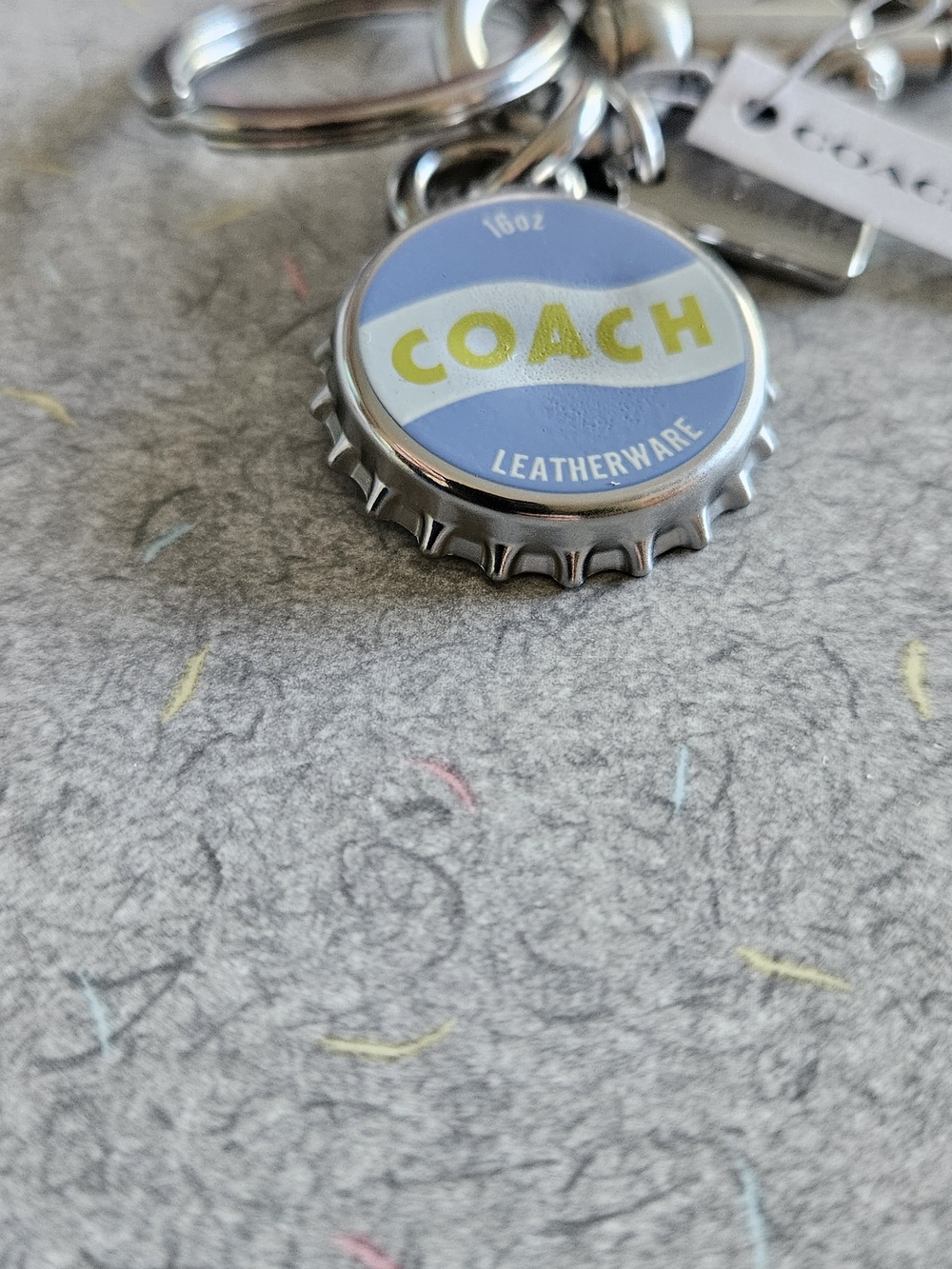 COACH BOTTLE CAP KEYRING - Picture 5 of 9